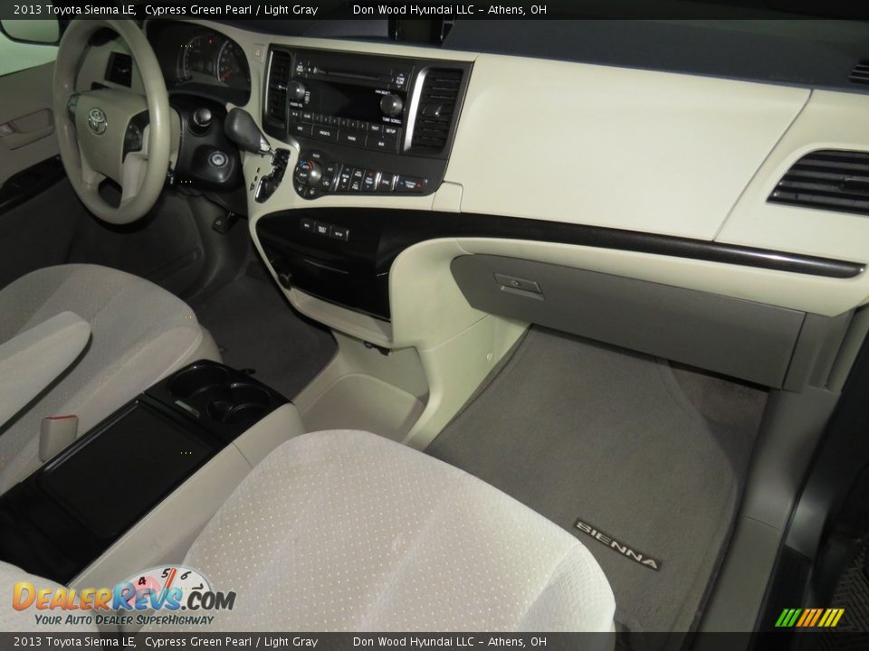 2013 Toyota Sienna LE Cypress Green Pearl / Light Gray Photo #32