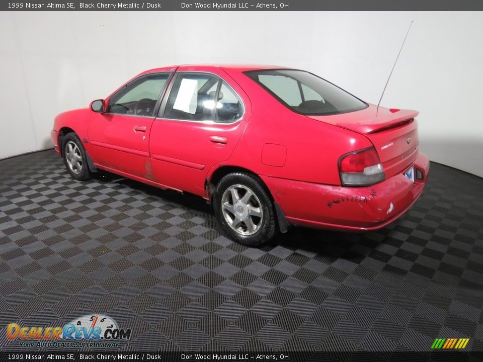 1999 Nissan Altima SE Black Cherry Metallic / Dusk Photo #10