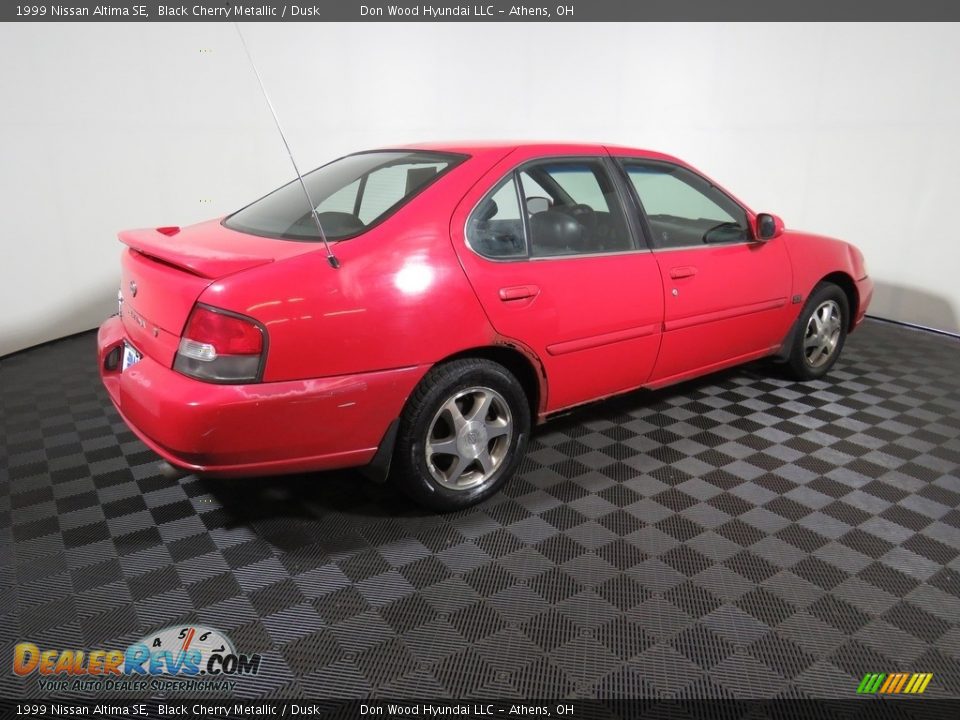 1999 Nissan Altima SE Black Cherry Metallic / Dusk Photo #14