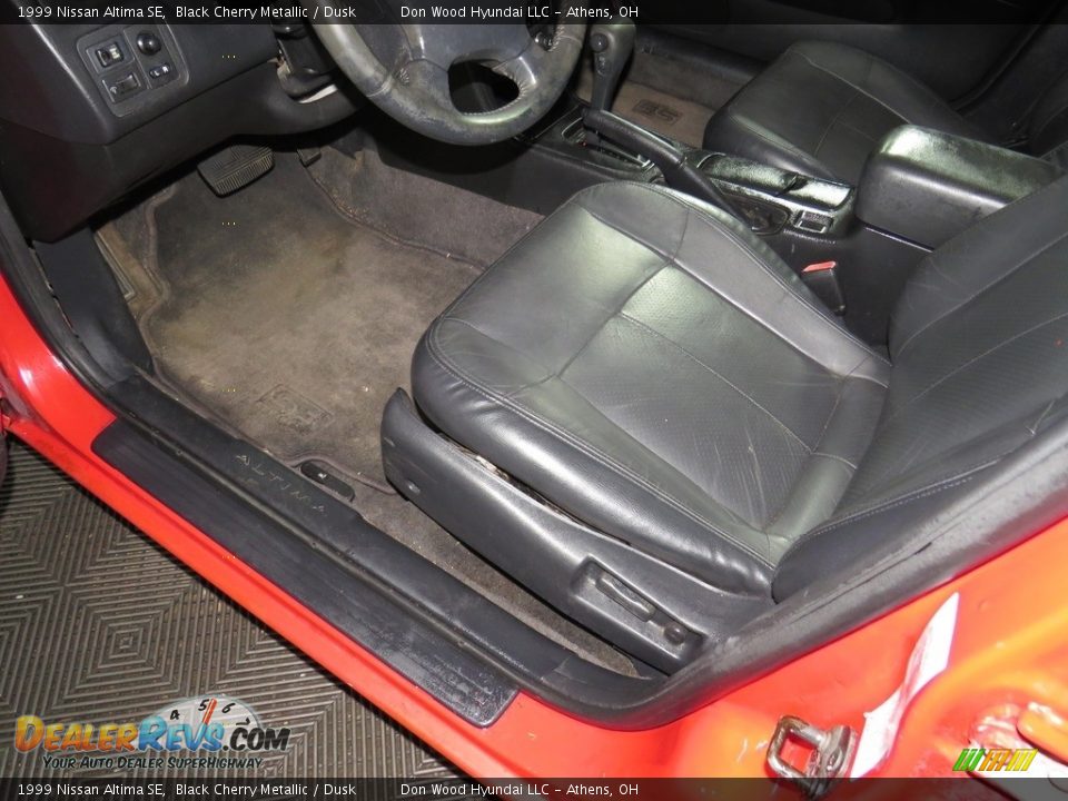 1999 Nissan Altima SE Black Cherry Metallic / Dusk Photo #21