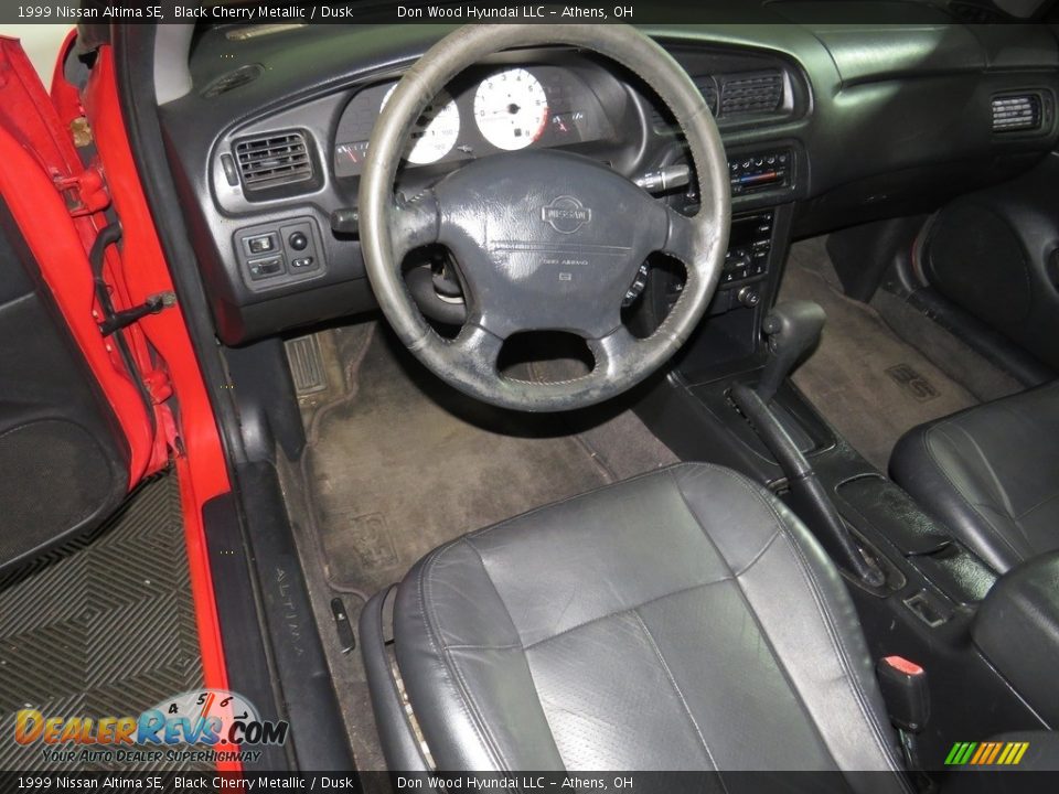 1999 Nissan Altima SE Black Cherry Metallic / Dusk Photo #22