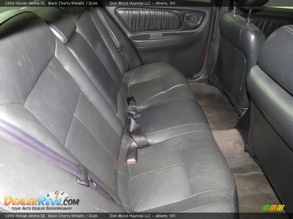 1999 Nissan Altima SE Black Cherry Metallic / Dusk Photo #27