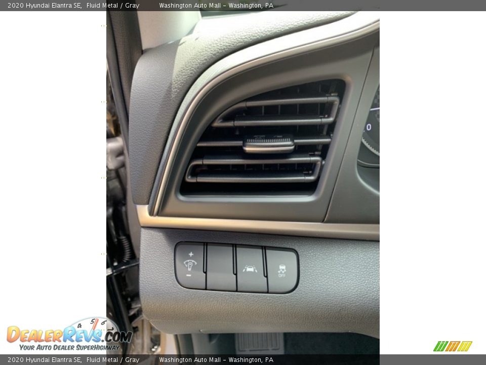 Controls of 2020 Hyundai Elantra SE Photo #13