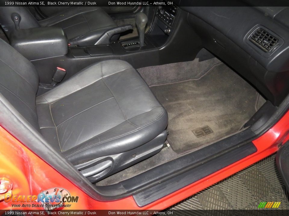 1999 Nissan Altima SE Black Cherry Metallic / Dusk Photo #29