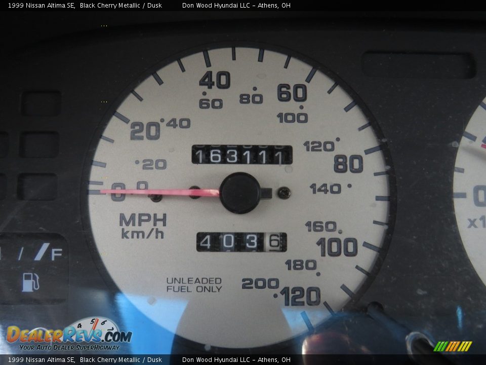 1999 Nissan Altima SE Black Cherry Metallic / Dusk Photo #33
