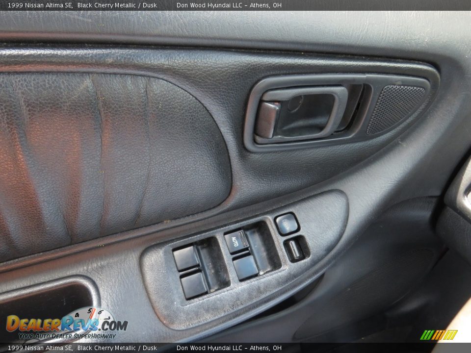 1999 Nissan Altima SE Black Cherry Metallic / Dusk Photo #34