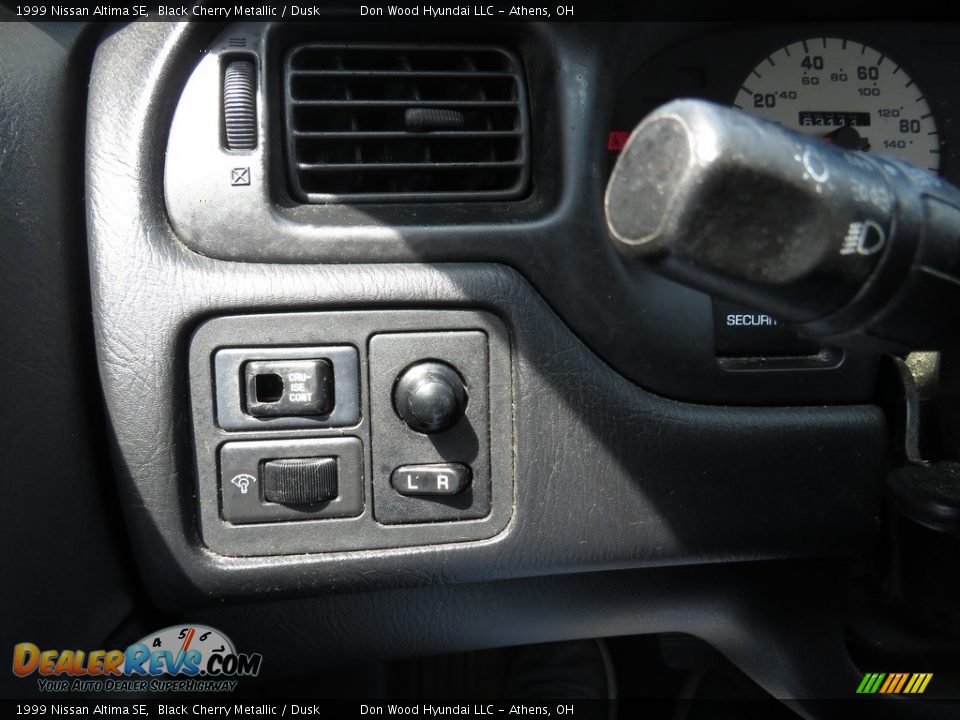 1999 Nissan Altima SE Black Cherry Metallic / Dusk Photo #35