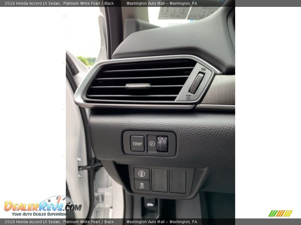 2019 Honda Accord LX Sedan Platinum White Pearl / Black Photo #12