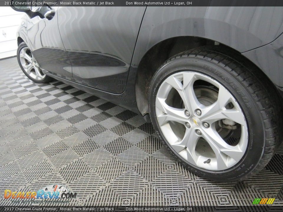2017 Chevrolet Cruze Premier Mosaic Black Metallic / Jet Black Photo #10