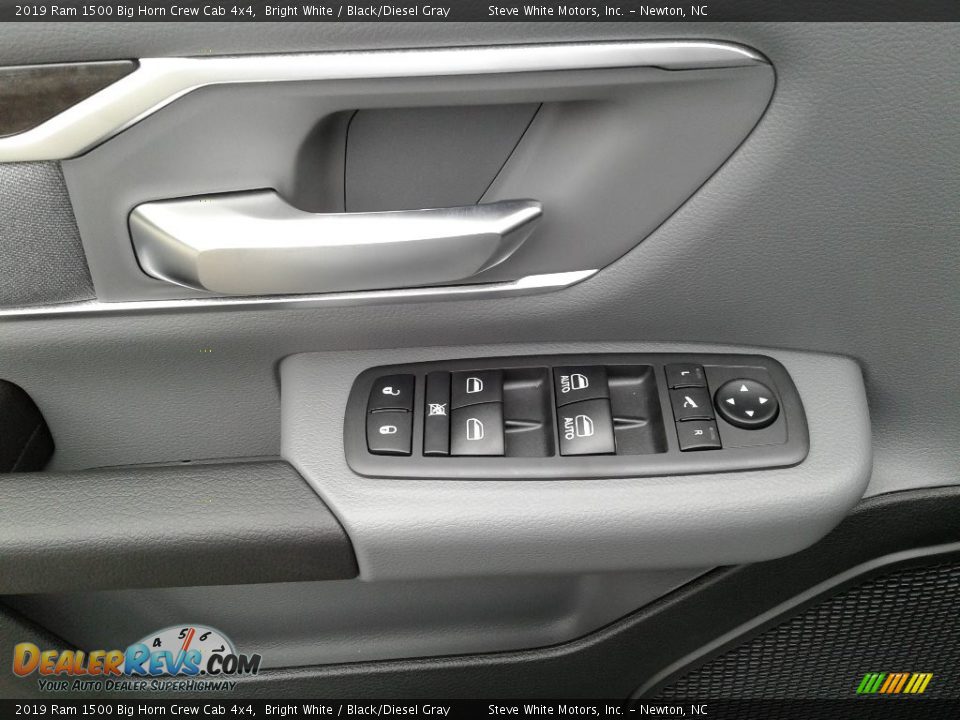 2019 Ram 1500 Big Horn Crew Cab 4x4 Bright White / Black/Diesel Gray Photo #9
