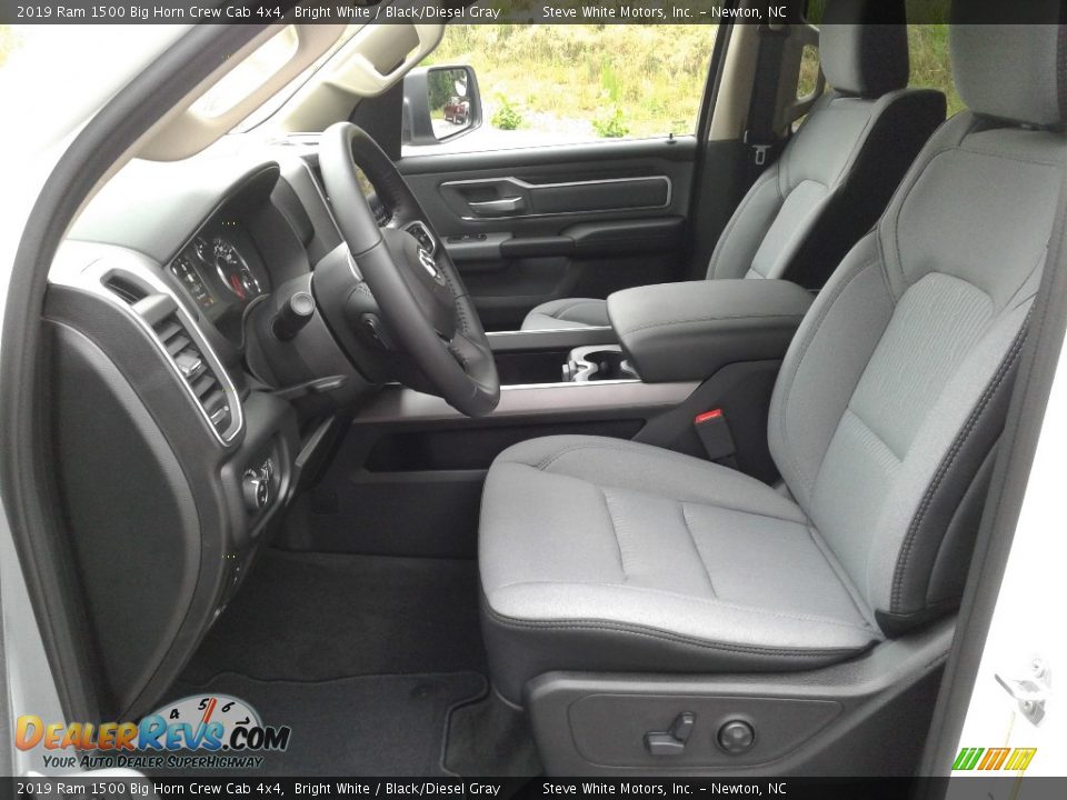 2019 Ram 1500 Big Horn Crew Cab 4x4 Bright White / Black/Diesel Gray Photo #10