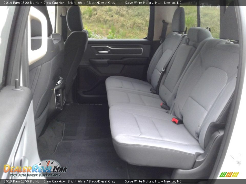 2019 Ram 1500 Big Horn Crew Cab 4x4 Bright White / Black/Diesel Gray Photo #12