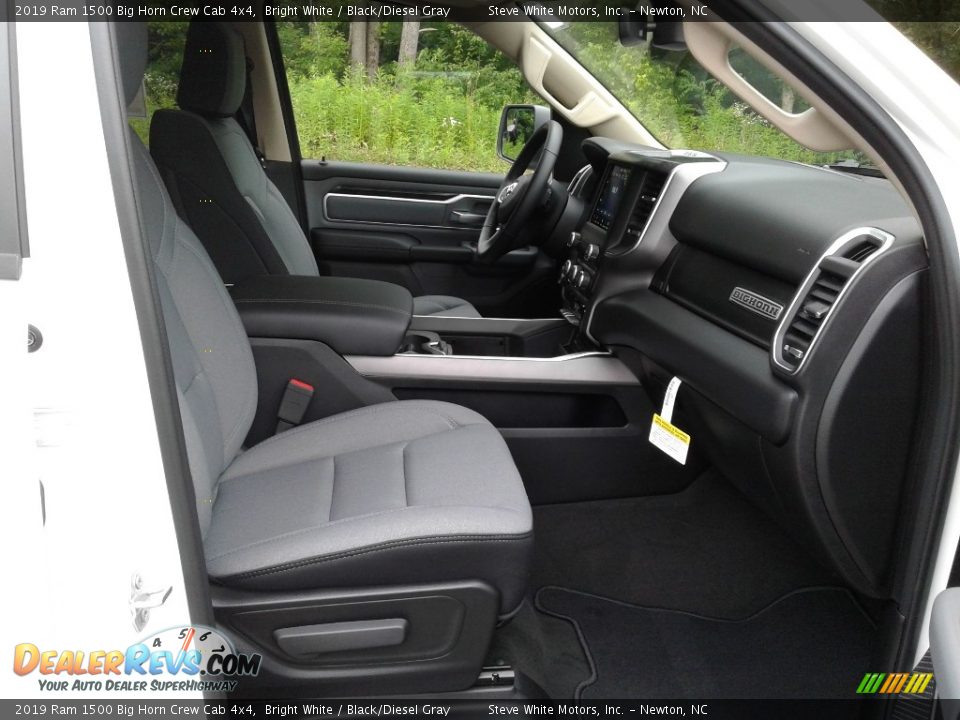 2019 Ram 1500 Big Horn Crew Cab 4x4 Bright White / Black/Diesel Gray Photo #15