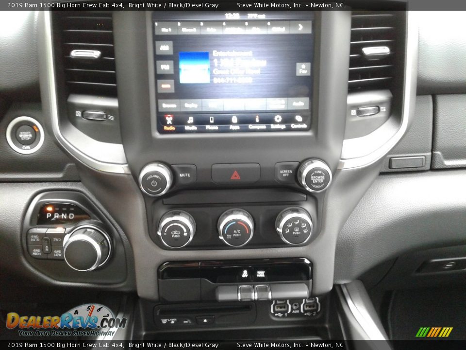 2019 Ram 1500 Big Horn Crew Cab 4x4 Bright White / Black/Diesel Gray Photo #21