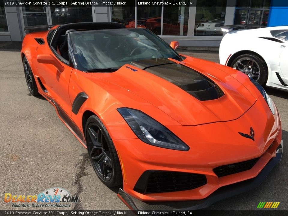 Front 3/4 View of 2019 Chevrolet Corvette ZR1 Coupe Photo #1