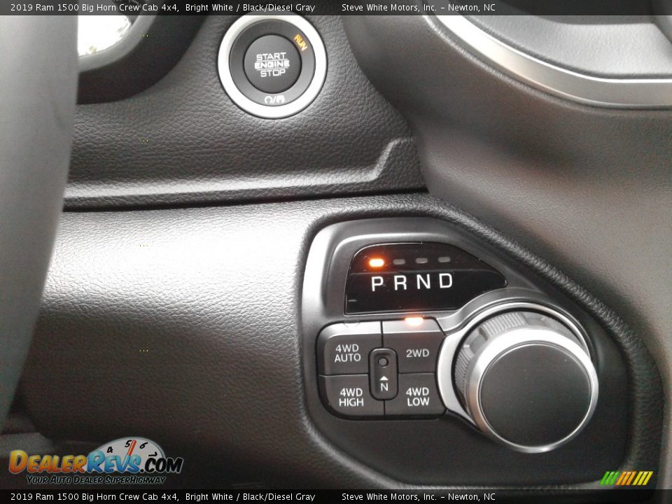 2019 Ram 1500 Big Horn Crew Cab 4x4 Bright White / Black/Diesel Gray Photo #26
