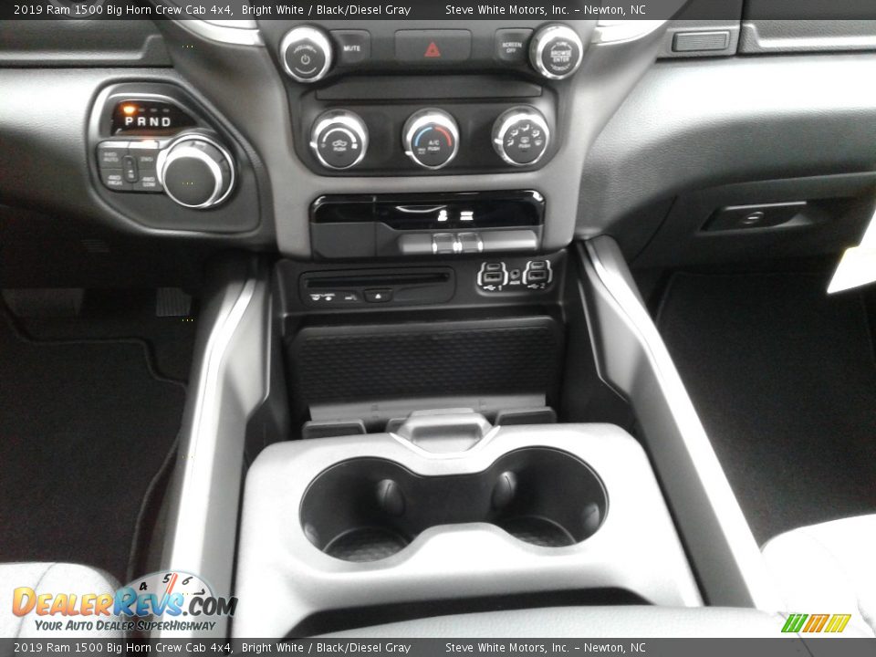 2019 Ram 1500 Big Horn Crew Cab 4x4 Bright White / Black/Diesel Gray Photo #28