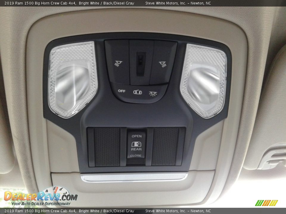 2019 Ram 1500 Big Horn Crew Cab 4x4 Bright White / Black/Diesel Gray Photo #29