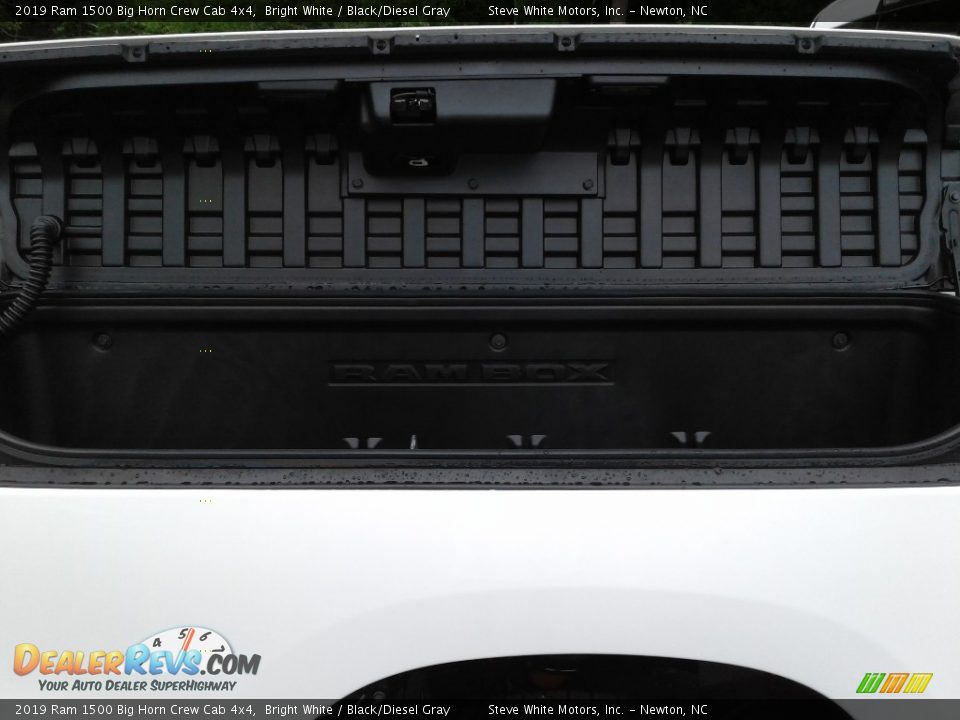 2019 Ram 1500 Big Horn Crew Cab 4x4 Bright White / Black/Diesel Gray Photo #32