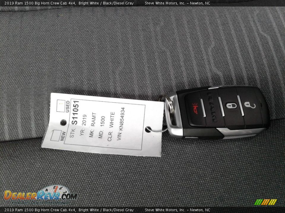 2019 Ram 1500 Big Horn Crew Cab 4x4 Bright White / Black/Diesel Gray Photo #33
