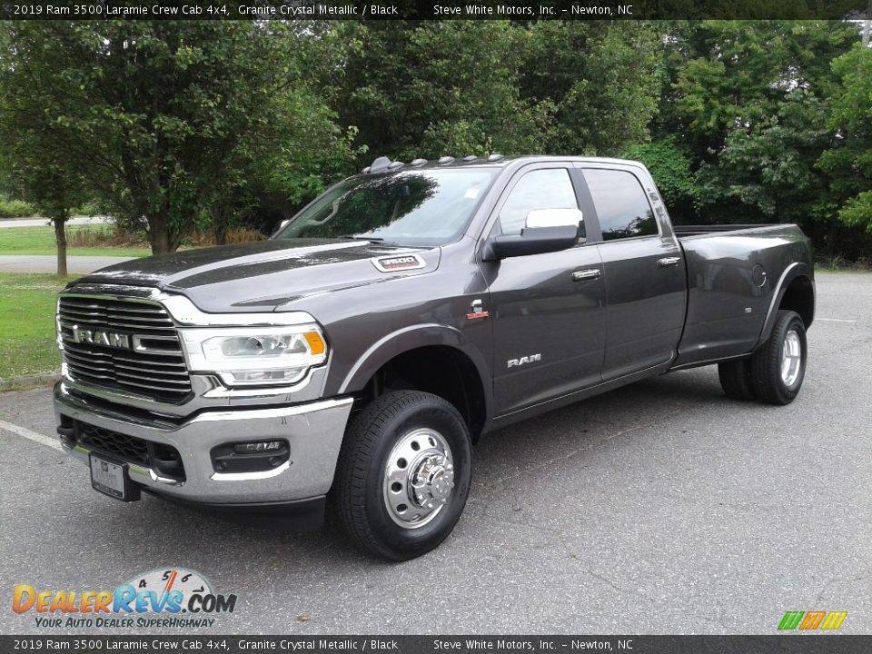 Front 3/4 View of 2019 Ram 3500 Laramie Crew Cab 4x4 Photo #2