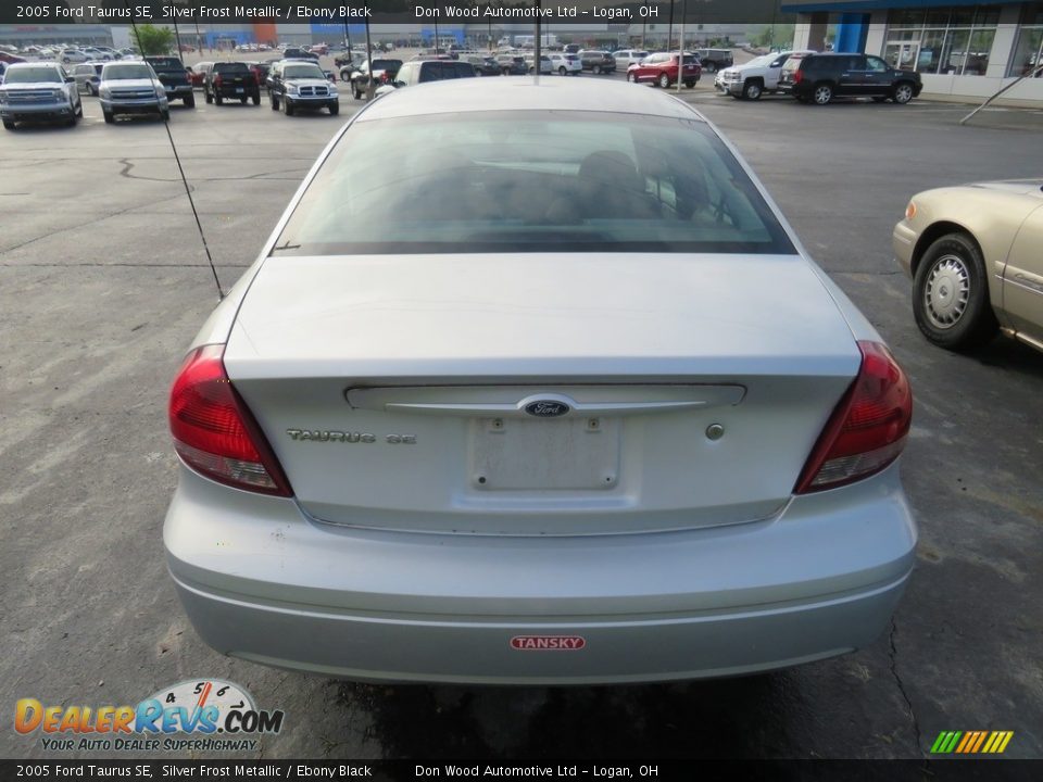 2005 Ford Taurus SE Silver Frost Metallic / Ebony Black Photo #12