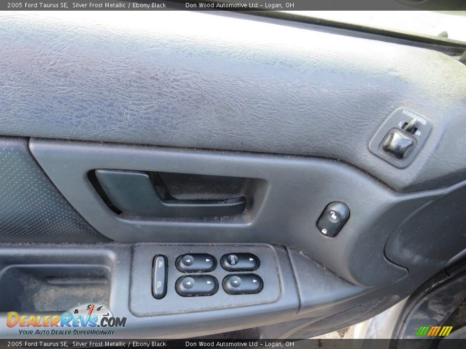 2005 Ford Taurus SE Silver Frost Metallic / Ebony Black Photo #17