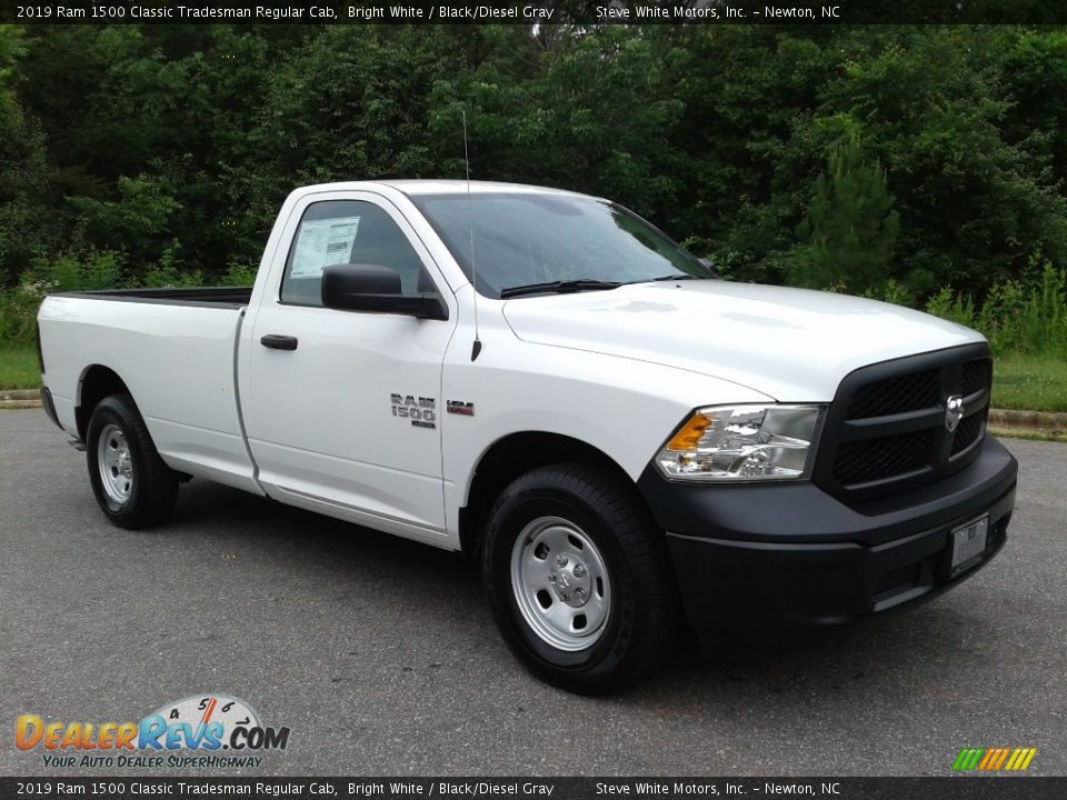 2019 Ram 1500 Classic Tradesman Regular Cab Bright White / Black/Diesel Gray Photo #4