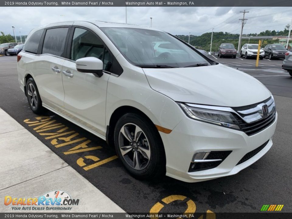 2019 Honda Odyssey Touring White Diamond Pearl / Mocha Photo #4