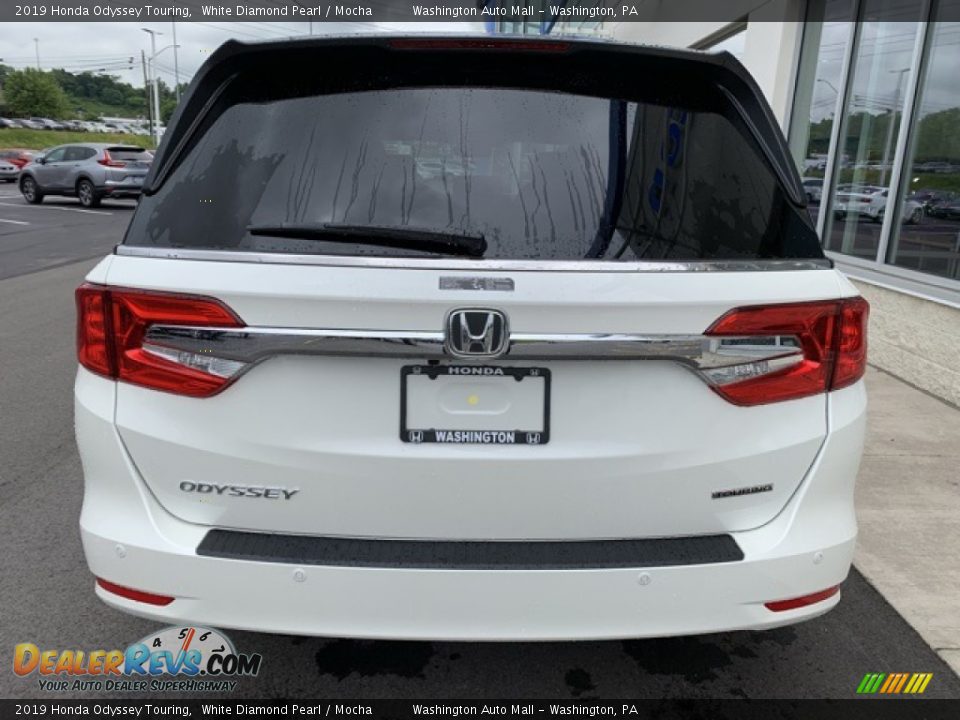 2019 Honda Odyssey Touring White Diamond Pearl / Mocha Photo #6