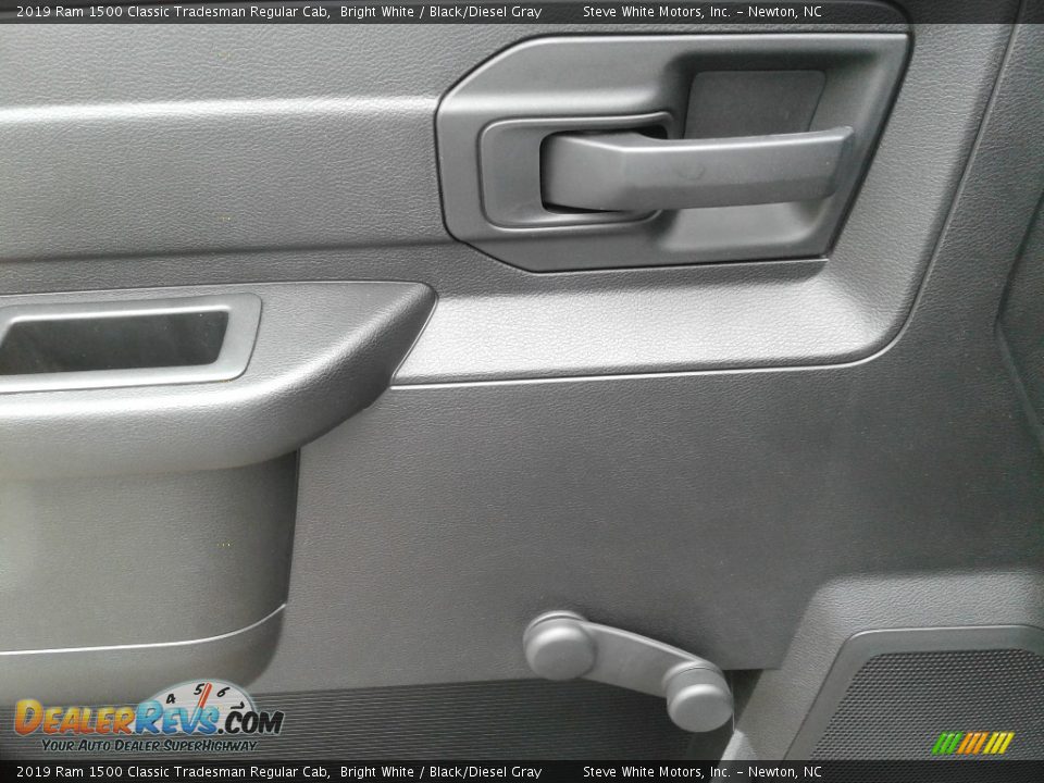 2019 Ram 1500 Classic Tradesman Regular Cab Bright White / Black/Diesel Gray Photo #9