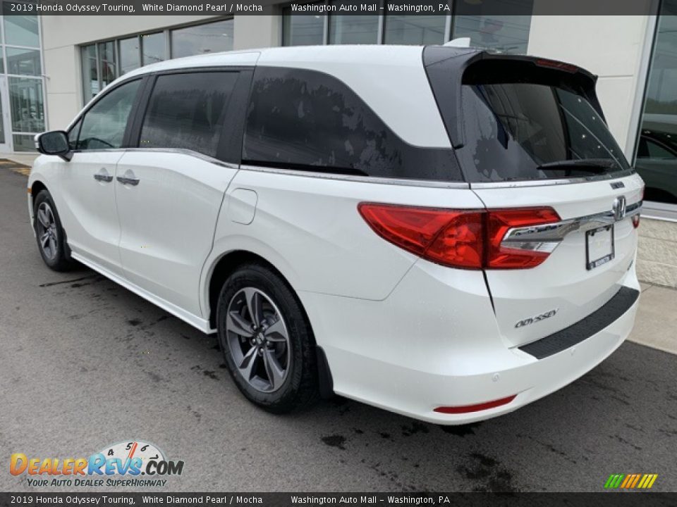 2019 Honda Odyssey Touring White Diamond Pearl / Mocha Photo #7