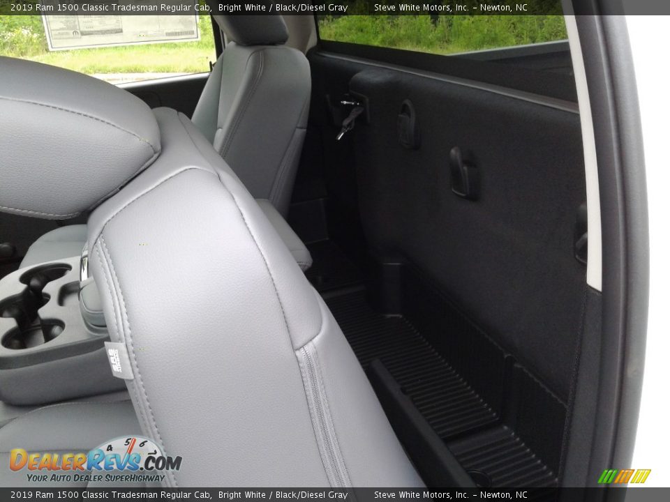 2019 Ram 1500 Classic Tradesman Regular Cab Bright White / Black/Diesel Gray Photo #11