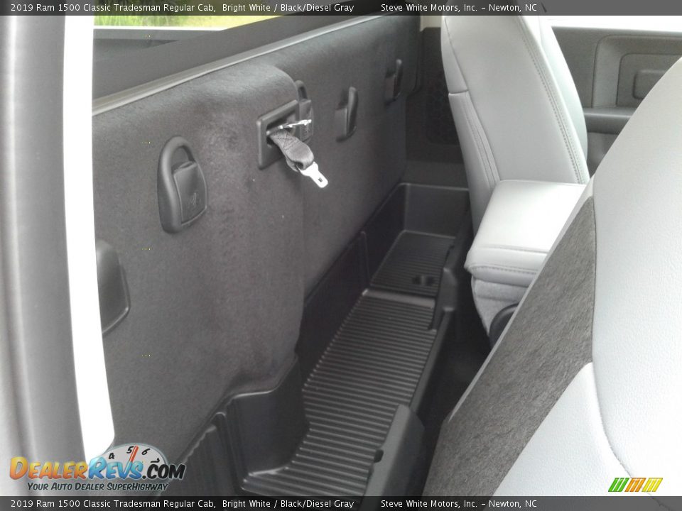 2019 Ram 1500 Classic Tradesman Regular Cab Bright White / Black/Diesel Gray Photo #13