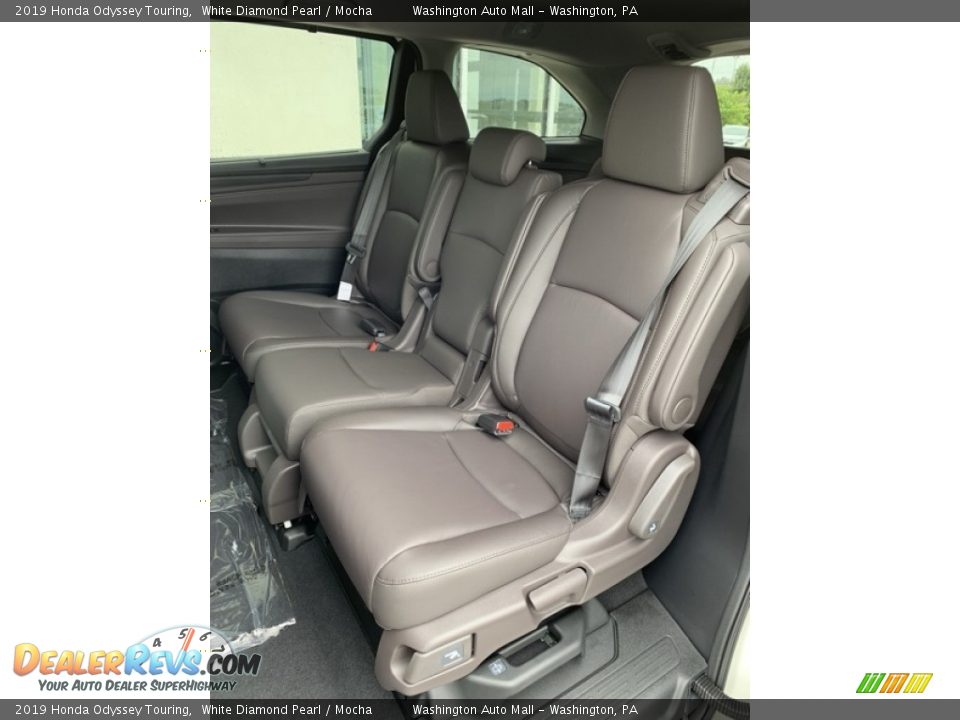 2019 Honda Odyssey Touring White Diamond Pearl / Mocha Photo #16