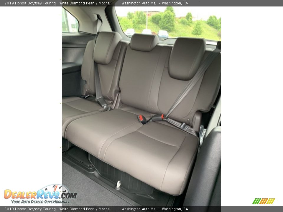 2019 Honda Odyssey Touring White Diamond Pearl / Mocha Photo #19