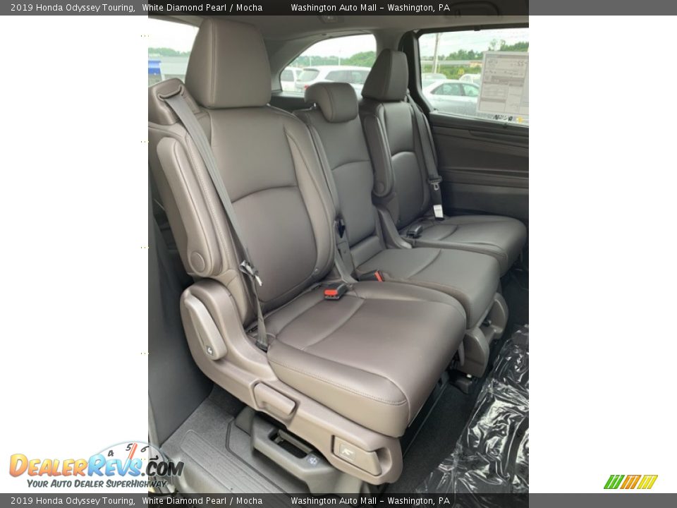 2019 Honda Odyssey Touring White Diamond Pearl / Mocha Photo #25