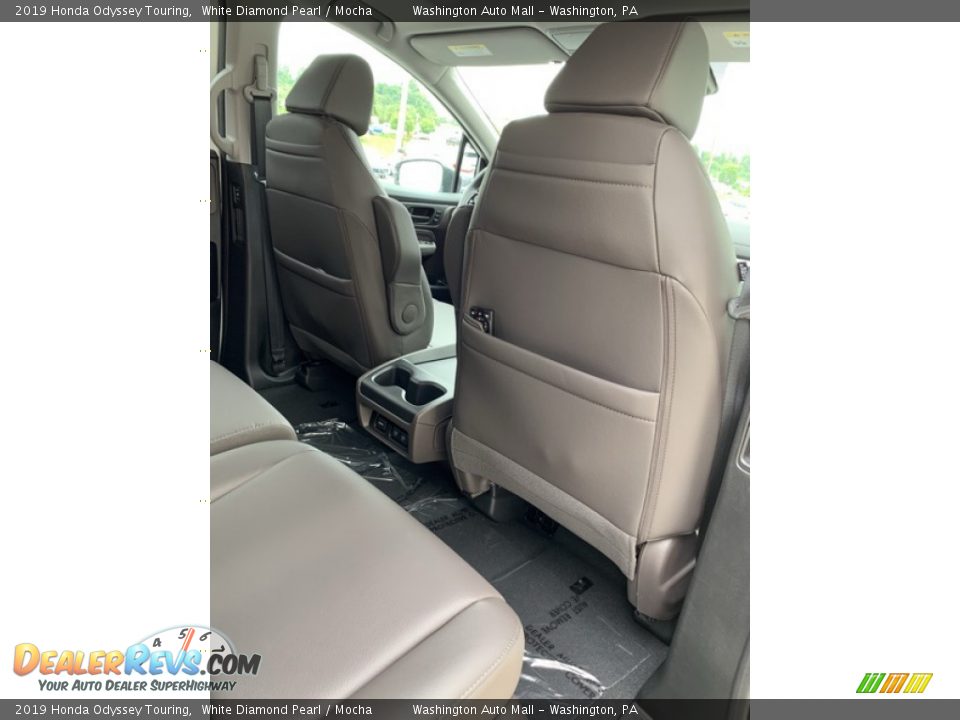 2019 Honda Odyssey Touring White Diamond Pearl / Mocha Photo #28