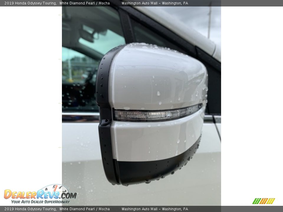 2019 Honda Odyssey Touring White Diamond Pearl / Mocha Photo #36