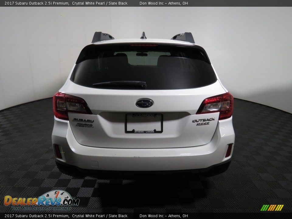 2017 Subaru Outback 2.5i Premium Crystal White Pearl / Slate Black Photo #11