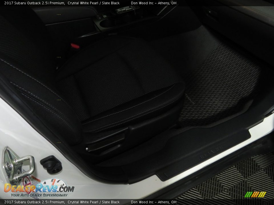 2017 Subaru Outback 2.5i Premium Crystal White Pearl / Slate Black Photo #30