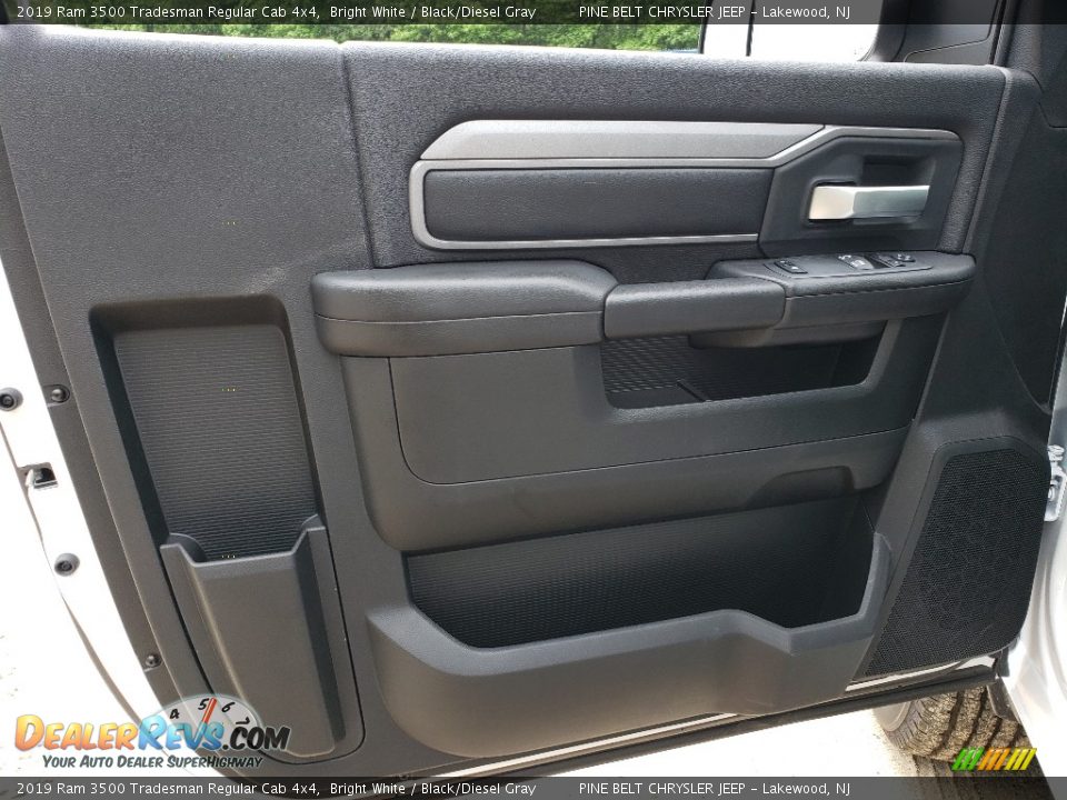 2019 Ram 3500 Tradesman Regular Cab 4x4 Bright White / Black/Diesel Gray Photo #7
