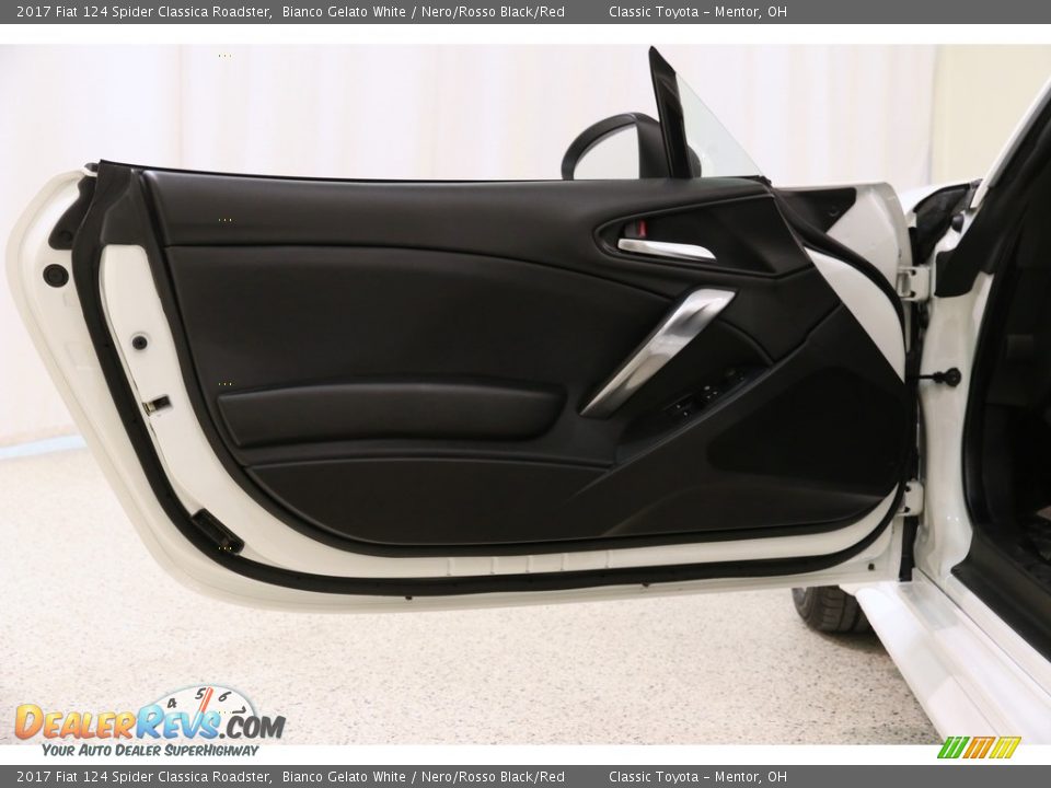 2017 Fiat 124 Spider Classica Roadster Bianco Gelato White / Nero/Rosso Black/Red Photo #5