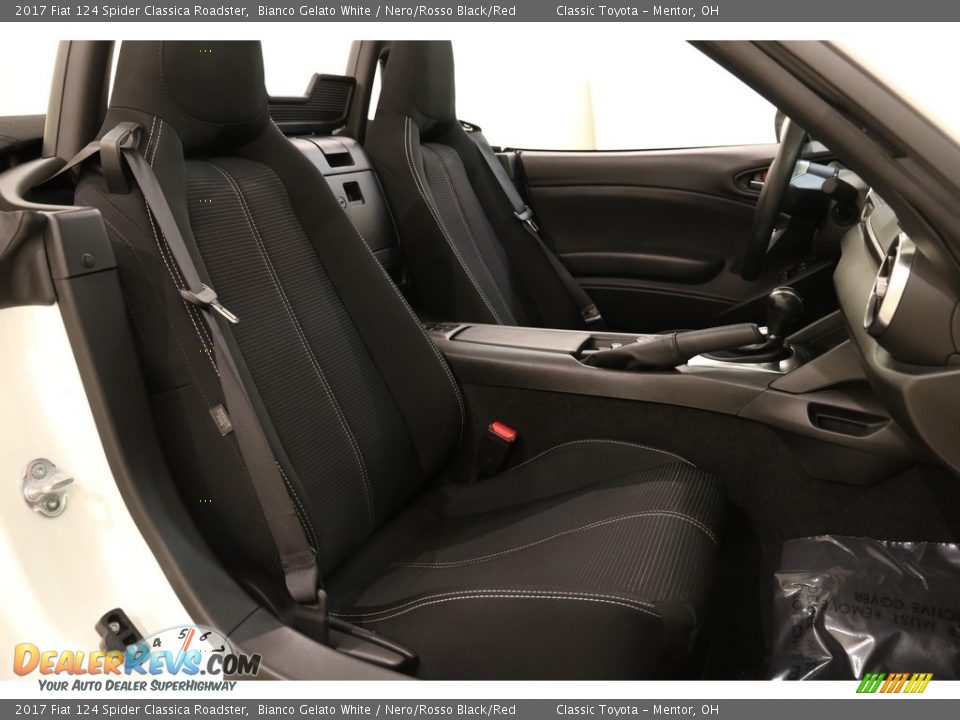 2017 Fiat 124 Spider Classica Roadster Bianco Gelato White / Nero/Rosso Black/Red Photo #19