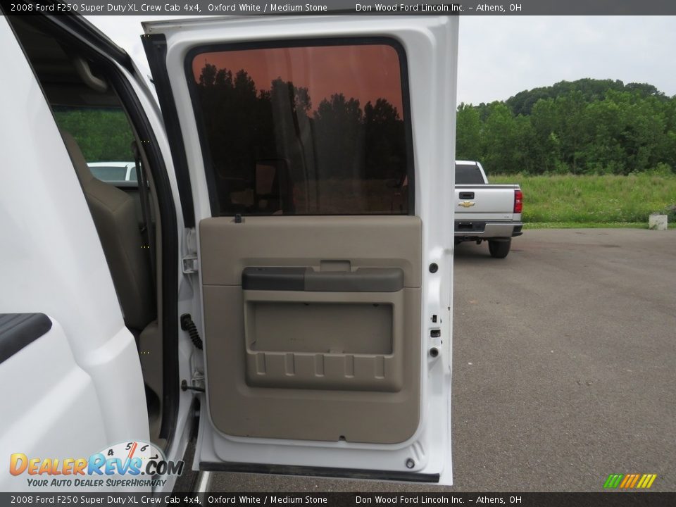 2008 Ford F250 Super Duty XL Crew Cab 4x4 Oxford White / Medium Stone Photo #25