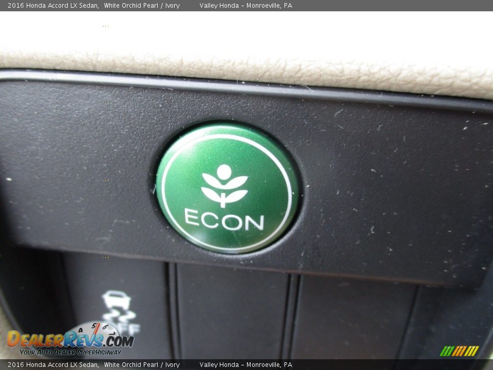 2016 Honda Accord LX Sedan White Orchid Pearl / Ivory Photo #17
