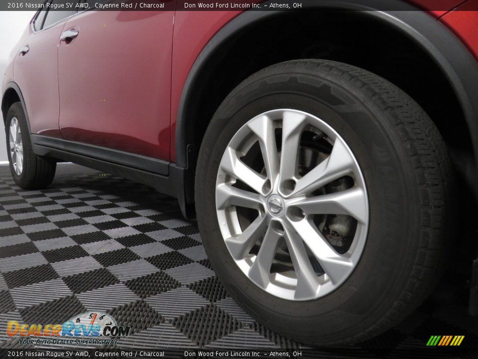 2016 Nissan Rogue SV AWD Cayenne Red / Charcoal Photo #3