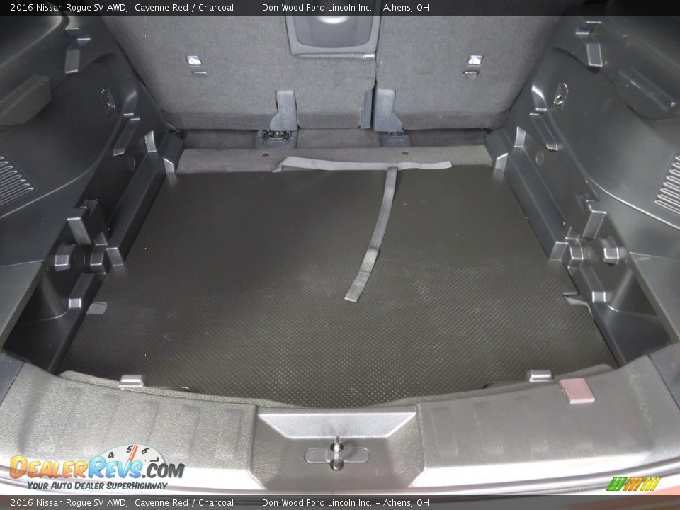 2016 Nissan Rogue SV AWD Cayenne Red / Charcoal Photo #12