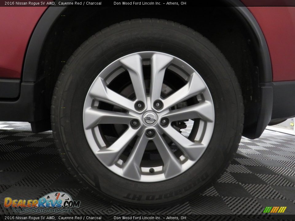2016 Nissan Rogue SV AWD Cayenne Red / Charcoal Photo #19