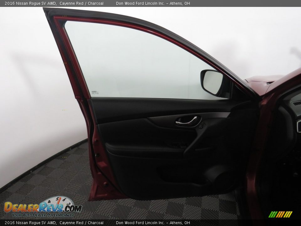 2016 Nissan Rogue SV AWD Cayenne Red / Charcoal Photo #20
